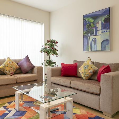 Modern & Exquisite Trumpington Townhouse With Parking & 5 Mins To Papworth Hospital Cambridge  Exterior photo